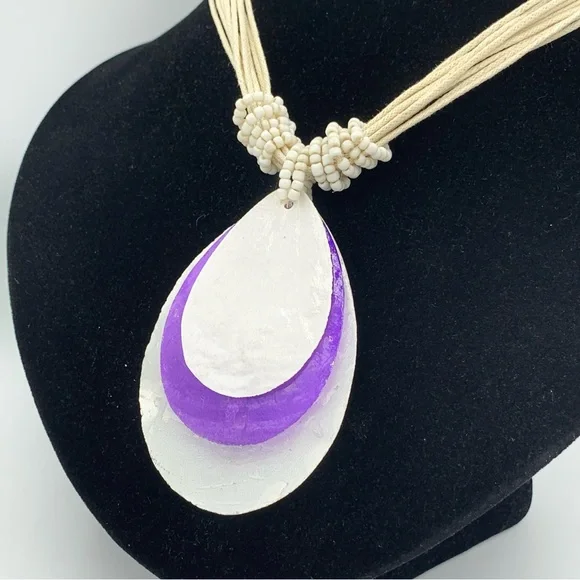 Vintage Rope String Seashell Necklace - Picture 2 of 3